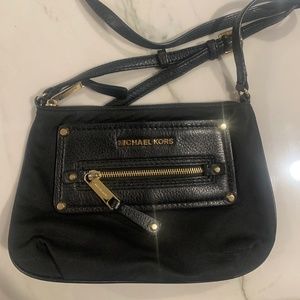 Michael Khors cross body